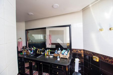 Casa à venda com 285m², 4 quartos e 2 vagas Casa à venda com 285m², 4 quartos e 2 vagasBanheiro da Suíte