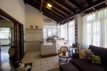 Casa à venda com 285m², 4 quartos e 2 vagas Casa à venda com 285m², 4 quartos e 2 vagasÁrea gourmet