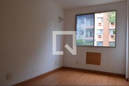 Quarto 1 de apartamento para alugar com 2 quartos, 60m² em Pechincha, Rio de Janeiro