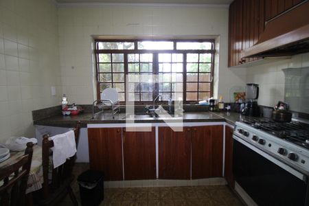 Casa à venda com 500m², 5 quartos e 3 vagasCozinha