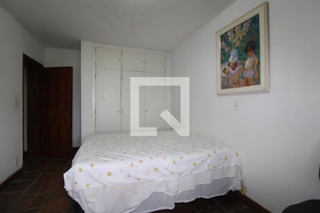 Casa à venda com 500m², 5 quartos e 3 vagasQuarto 4