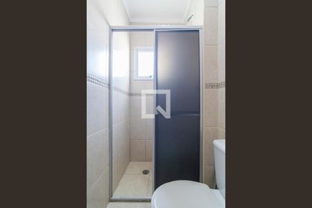 Apartamento à venda com 74m², 2 quartos e 2 vagas Apartamento à venda com 74m², 2 quartos e 2 vagasBanheiro da Suite