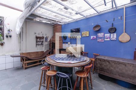 Casa à venda com 238m², 4 quartos e 4 vagasChurrasqueira