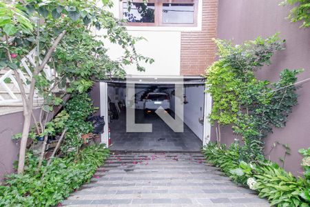 Casa à venda com 238m², 4 quartos e 4 vagasGaragem