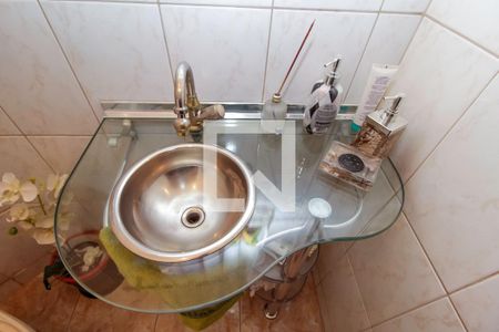 Casa à venda com 238m², 4 quartos e 4 vagasBanheiro 2