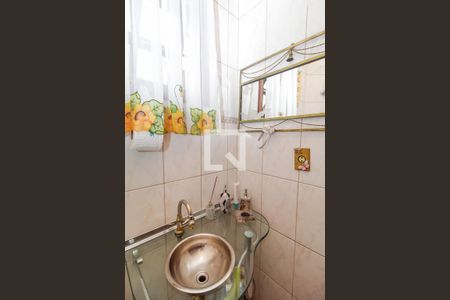 Casa à venda com 238m², 4 quartos e 4 vagasBanheiro 2