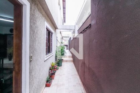 Casa à venda com 238m², 4 quartos e 4 vagasCorredor Externo