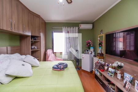 Casa à venda com 238m², 4 quartos e 4 vagasSuíte