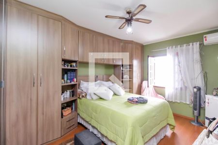 Casa à venda com 238m², 4 quartos e 4 vagasSuíte