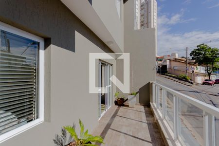 Casa à venda com 150m², 3 quartos e 3 vagas Casa à venda com 150m², 3 quartos e 3 vagasVaranda