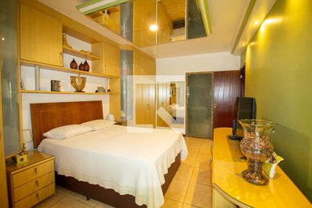 Casa de condomínio à venda com 310m², 4 quartos e 2 vagasSuíte 1