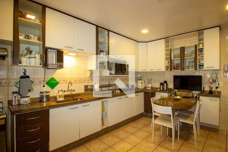 Casa de condomínio à venda com 310m², 4 quartos e 2 vagasCozinha