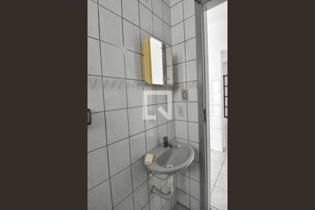 Banheiro de casa para alugar com 1 quarto, 45m² em Chácara Mafalda, São Paulo