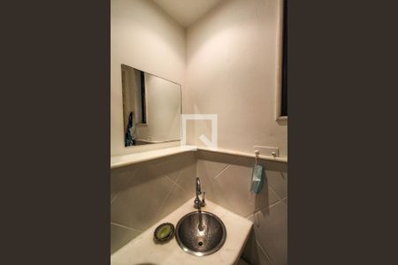 Apartamento à venda com 114m², 2 quartos e 1 vaga Apartamento à venda com 114m², 2 quartos e 1 vagaBanheiro de serviço