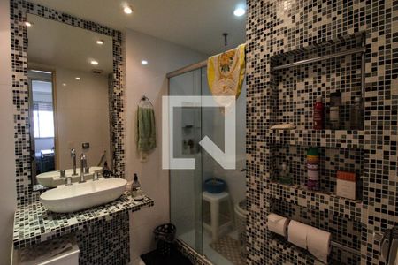 Apartamento à venda com 114m², 2 quartos e 1 vaga Apartamento à venda com 114m², 2 quartos e 1 vagaBanheiro Social
