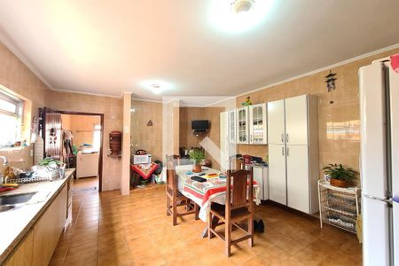 Casa à venda com 270m², 4 quartos e 5 vagas Casa à venda com 270m², 4 quartos e 5 vagasCozinha