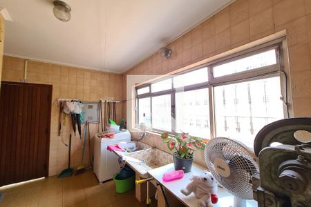 Casa à venda com 270m², 4 quartos e 5 vagas Casa à venda com 270m², 4 quartos e 5 vagasÁrea de Serviço