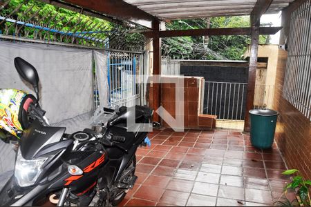 Casa à venda com 338m², 2 quartos e 1 vaga Casa à venda com 338m², 2 quartos e 1 vagaCasa 01 - Garagem