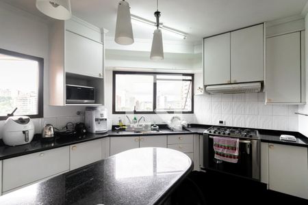 Apartamento à venda com 180m², 4 quartos e 3 vagas