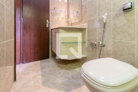 Casa à venda com 174m², 4 quartos e 1 vaga Casa à venda com 174m², 4 quartos e 1 vagaBanheiro da Suíte