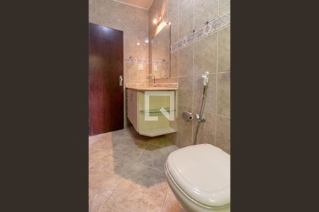 Casa à venda com 174m², 4 quartos e 1 vaga Casa à venda com 174m², 4 quartos e 1 vagaBanheiro da Suíte