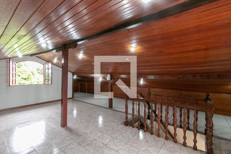 Casa à venda com 174m², 4 quartos e 1 vaga Casa à venda com 174m², 4 quartos e 1 vagaSalão