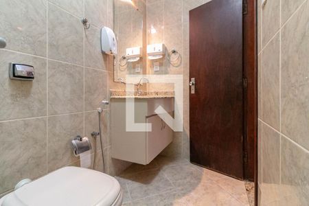 Casa à venda com 174m², 4 quartos e 1 vaga Casa à venda com 174m², 4 quartos e 1 vagaBanheiro Social