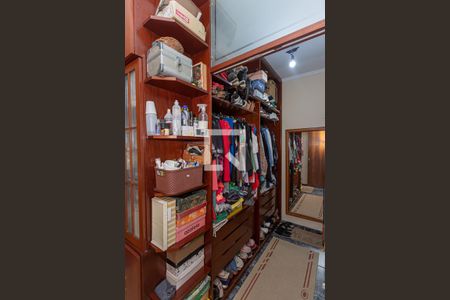 Casa para alugar com 600m², 4 quartos e 15 vagasCloset suite 1