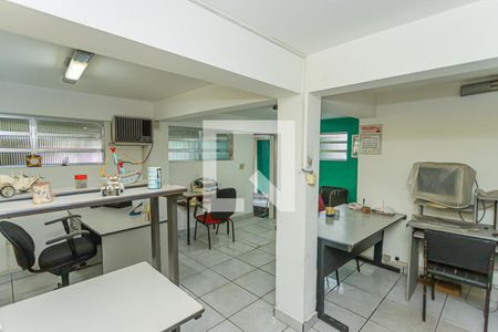 Casa para alugar com 600m², 4 quartos e 15 vagasEscritório