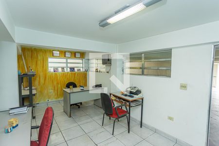 Casa para alugar com 600m², 4 quartos e 15 vagasEscritório