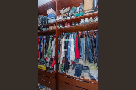 Casa para alugar com 600m², 4 quartos e 15 vagasCloset suite 1