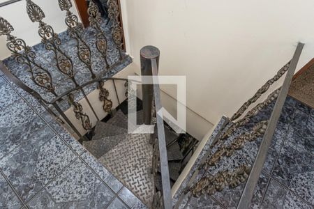 Casa para alugar com 600m², 4 quartos e 15 vagasEscada