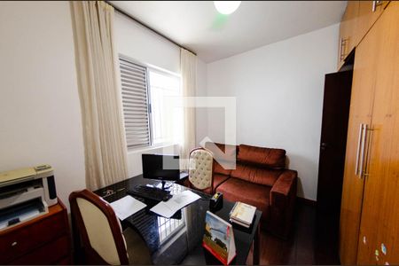 Casa à venda com 382m², 3 quartos e 2 vagas Casa à venda com 382m², 3 quartos e 2 vagasQuarto 2
