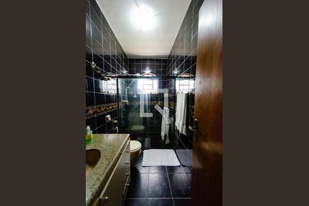 Casa à venda com 382m², 3 quartos e 2 vagas Casa à venda com 382m², 3 quartos e 2 vagasBanheiro