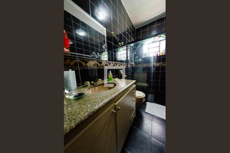 Casa à venda com 382m², 3 quartos e 2 vagas Casa à venda com 382m², 3 quartos e 2 vagasBanheiro