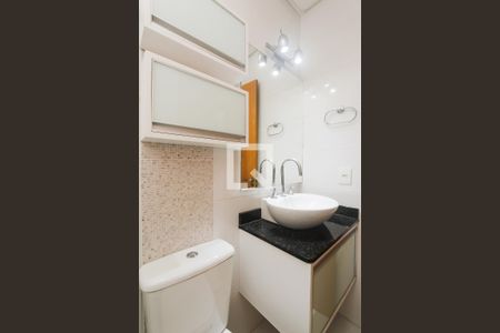 Casa à venda com 140m², 3 quartos e 2 vagasBanheiro social