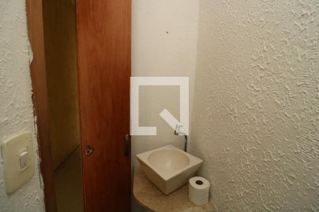 Lavabo de casa para alugar com 2 quartos, 125m² em Parque Colonial, São Paulo
