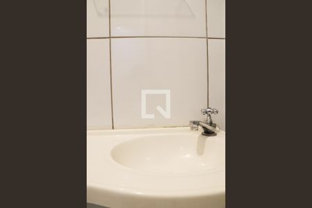 Banheiro de kitnet/studio para alugar com 1 quarto, 26m² em Bela Vista, São Paulo