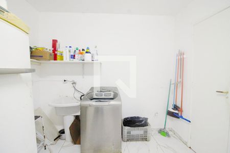 Casa à venda com 147m², 3 quartos e 2 vagas Casa à venda com 147m², 3 quartos e 2 vagasÁrea de Serviço