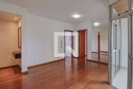 Sala  de apartamento para alugar com 2 quartos, 70m² em Savassi, Belo Horizonte