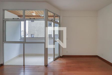 Sala  de apartamento para alugar com 2 quartos, 70m² em Savassi, Belo Horizonte