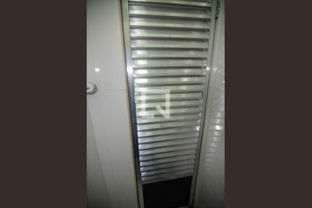 Apartamento à venda com 123m², 2 quartos e 1 vaga Apartamento à venda com 123m², 2 quartos e 1 vagaBanheiro de Serviço