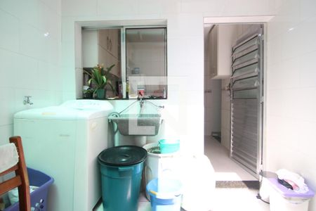 Casa de condomínio à venda com 63m², 2 quartos e 1 vagaÁrea de Serviço