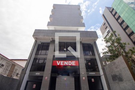 Apartamento à venda com 240m², 3 quartos e sem vaga Apartamento à venda com 240m², 3 quartos e sem vagaFachada