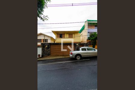 Casa à venda com 262m², 4 quartos e 3 vagas Casa à venda com 262m², 4 quartos e 3 vagasFachada