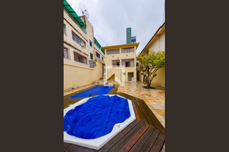 Casa à venda com 262m², 4 quartos e 3 vagas Casa à venda com 262m², 4 quartos e 3 vagasPiscina