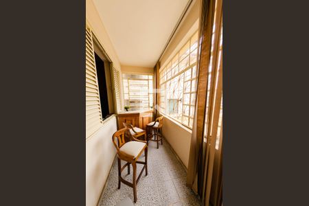 Casa à venda com 262m², 4 quartos e 3 vagas Casa à venda com 262m², 4 quartos e 3 vagasVaranda