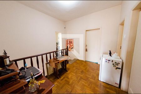 Casa à venda com 262m², 4 quartos e 3 vagas Casa à venda com 262m², 4 quartos e 3 vagasCorredor