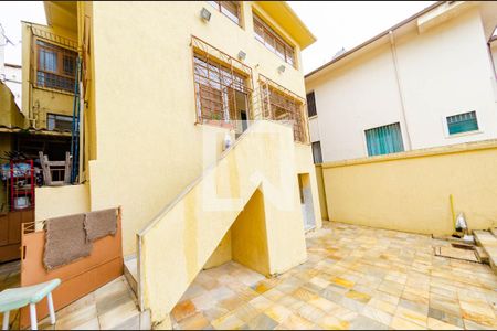 Casa à venda com 262m², 4 quartos e 3 vagas Casa à venda com 262m², 4 quartos e 3 vagasQuintal