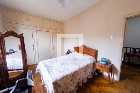 Casa à venda com 262m², 4 quartos e 3 vagas Casa à venda com 262m², 4 quartos e 3 vagasQuarto 3